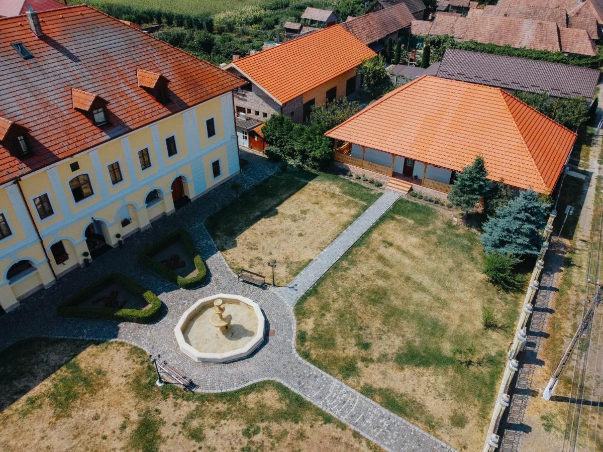 Castel Haller Ogra Dış mekan fotoğraf