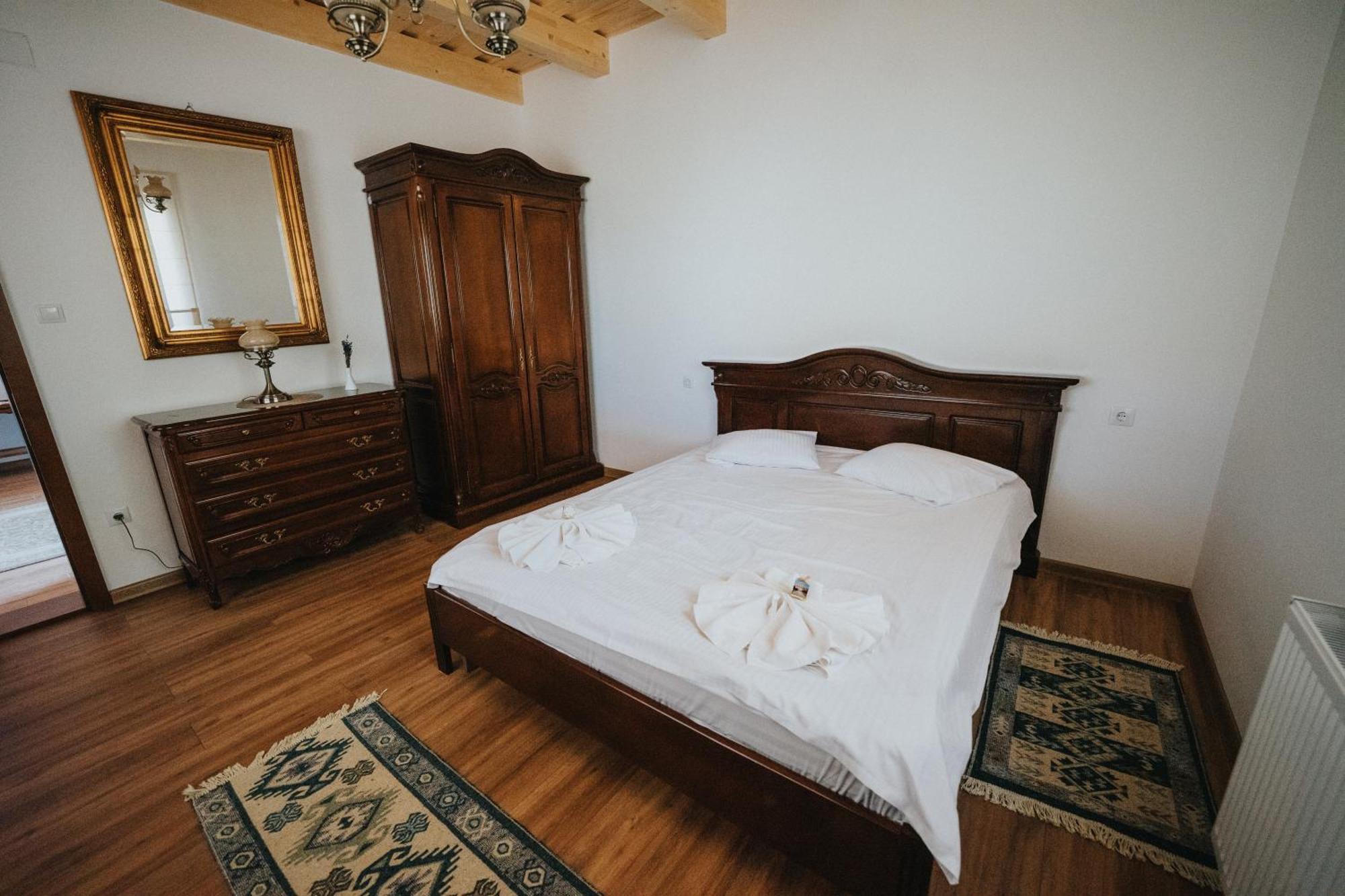 Castel Haller Ogra Dış mekan fotoğraf